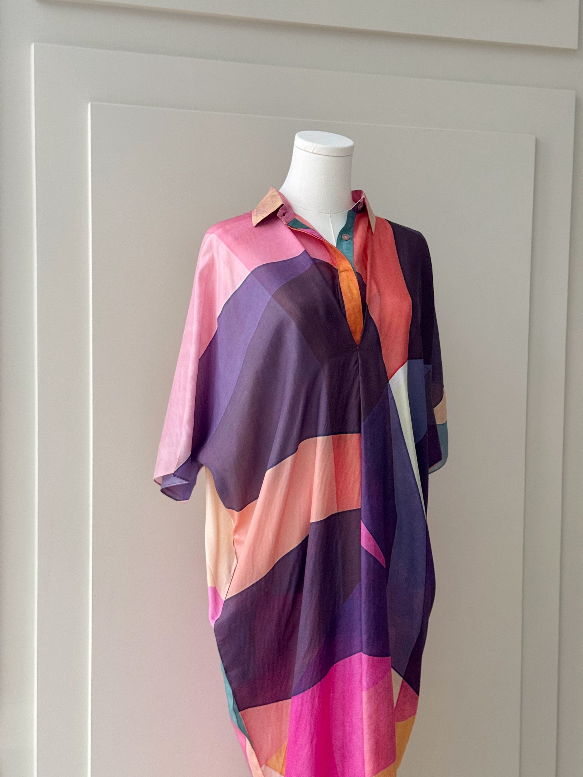 Collared Kaftan featuring Multi-color Abstract Pattern