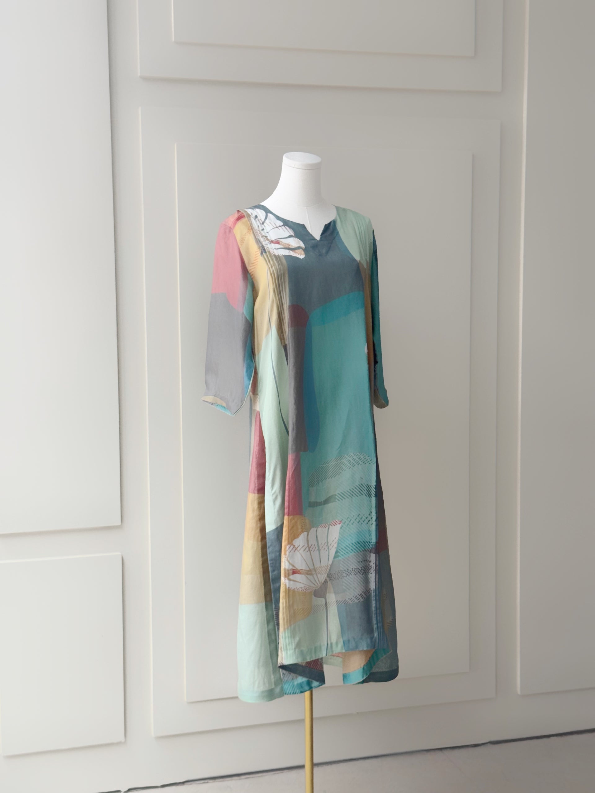 Vibrant Muslin-Silk Indian Kurta