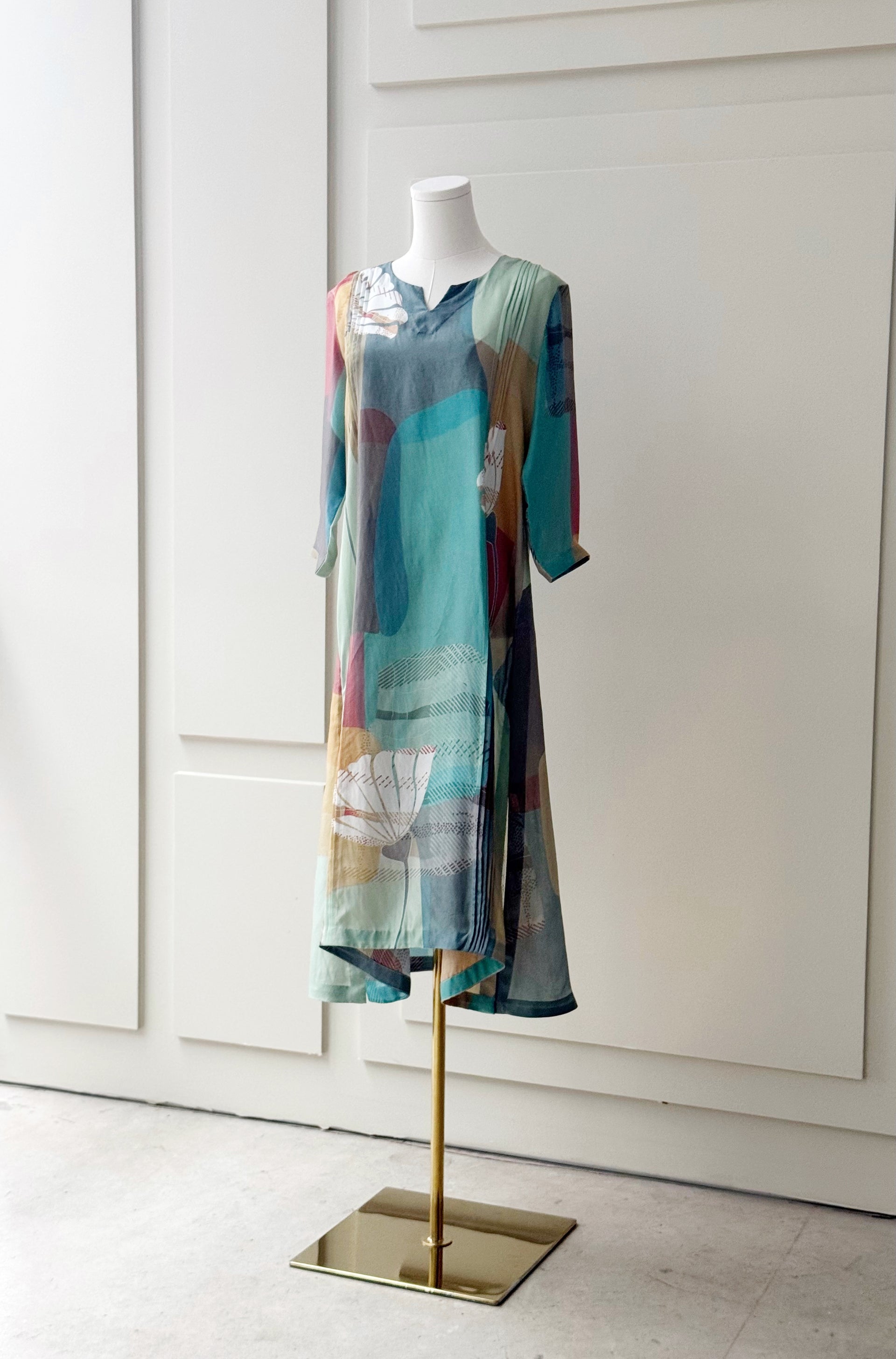 Vibrant Muslin-Silk Indian Kurta